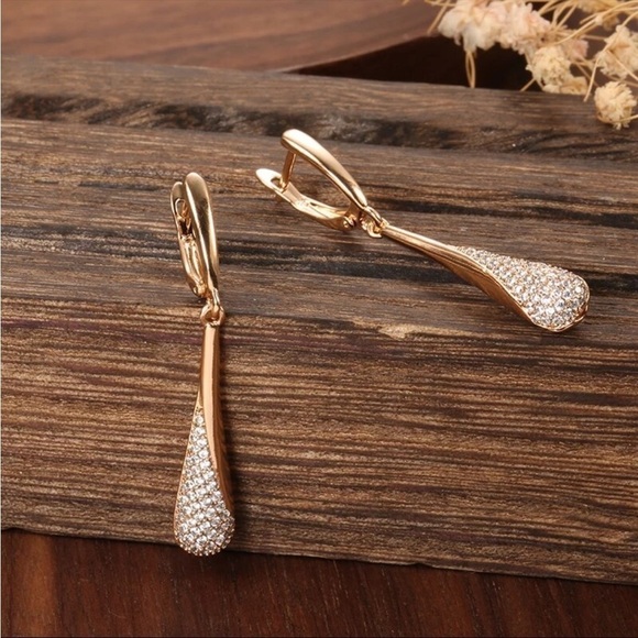 𝅺⭐️ Unique Long Tassel Zircon Tear Drop Dangle Drop Earrings - Picture 7 of 11